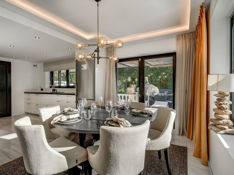 Villa for Sale in Nueva Andalucía, Malaga 4