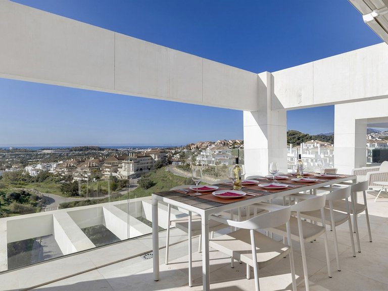 Apartment for Sale in Nueva Andalucía, Malaga 15