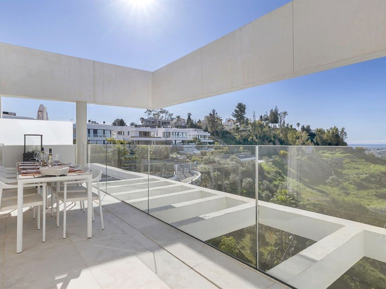 Apartment for Sale in Nueva Andalucía, Malaga 18