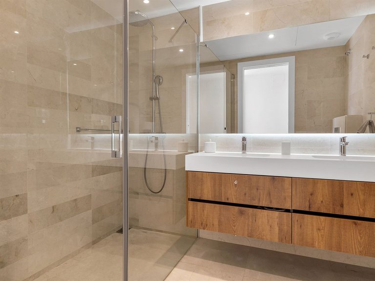 Apartment for Sale in Nueva Andalucía, Malaga 25