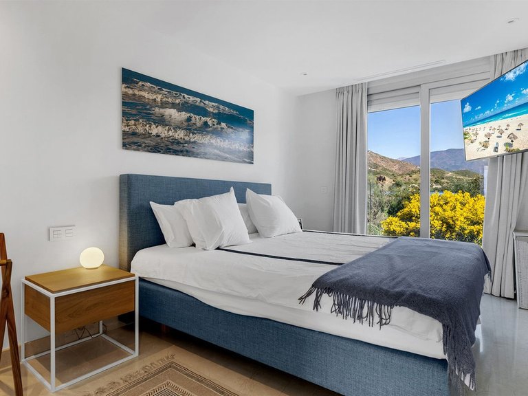 Apartment for Sale in Nueva Andalucía, Malaga 26
