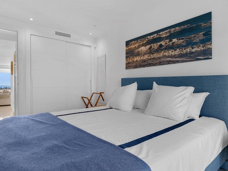 Apartment for Sale in Nueva Andalucía, Malaga 27