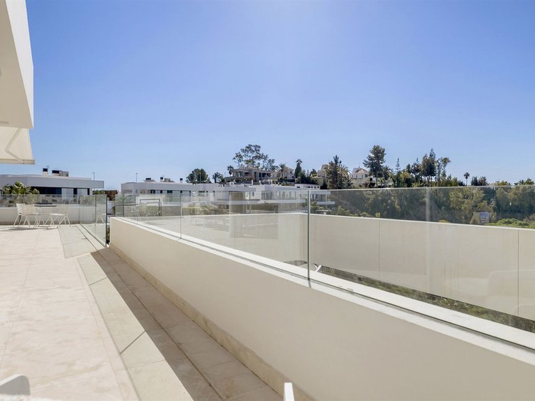 Apartment for Sale in Nueva Andalucía, Malaga 33