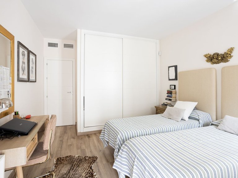 Apartment for Sale in Nueva Andalucía, Malaga 18