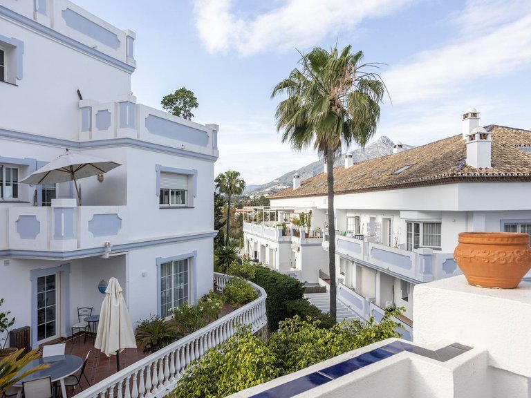 Apartment for Sale in Nueva Andalucía, Malaga 24