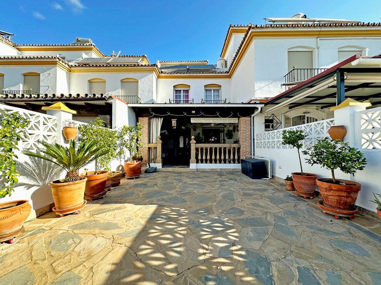 Villa for Sale in Estepona, Malaga 1