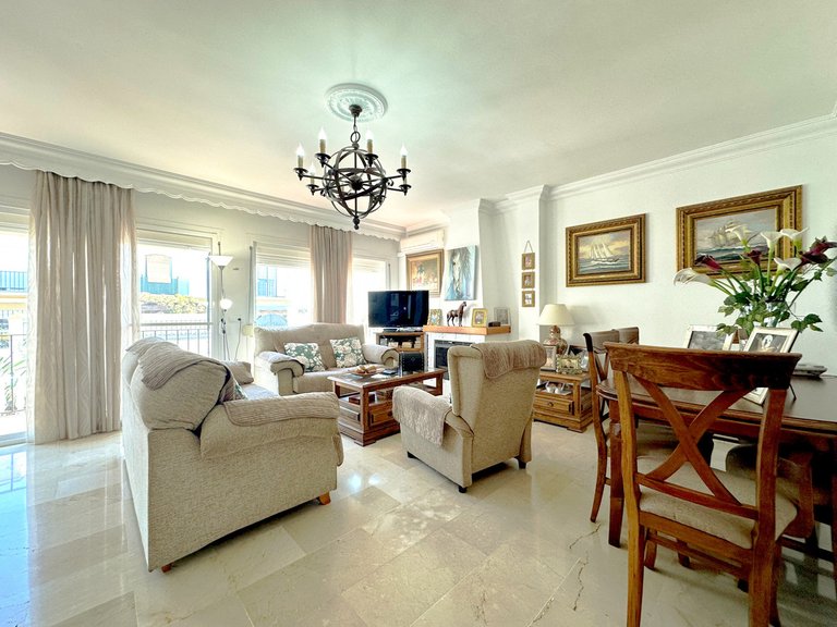 Villa for Sale in Estepona, Malaga 2