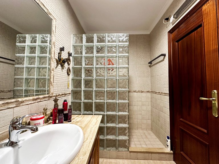 Villa for Sale in Estepona, Malaga 27