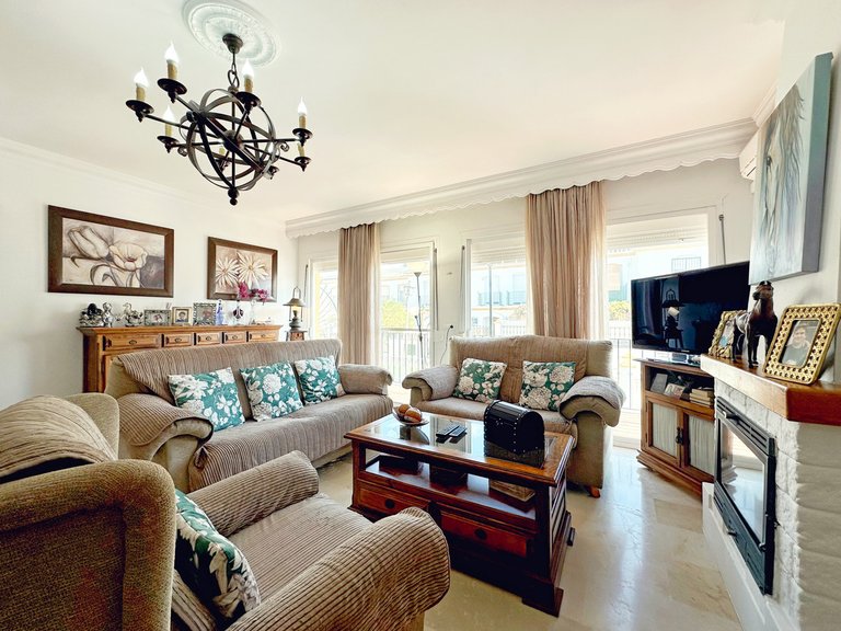 Villa for Sale in Estepona, Malaga 3