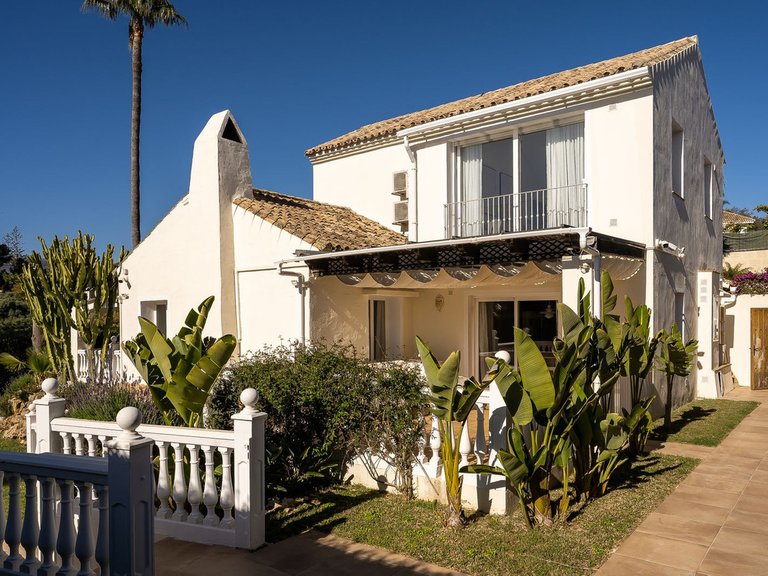 Villa for Sale in El Rosario, Malaga 67