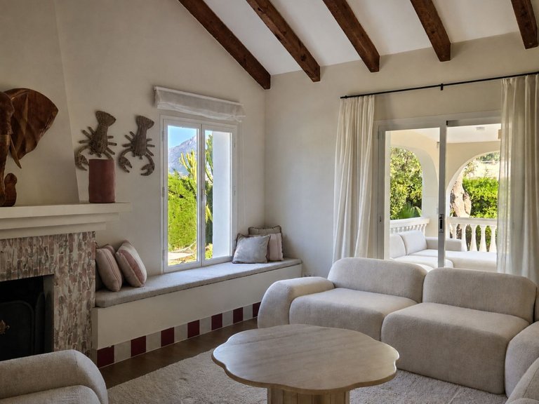 Villa for Sale in El Rosario, Malaga 8