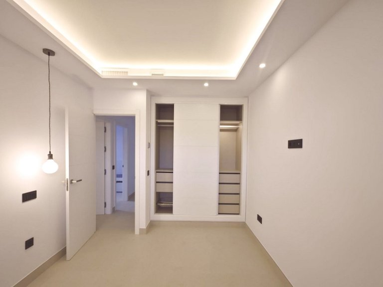 Villa for Sale in El Coto, Malaga 11