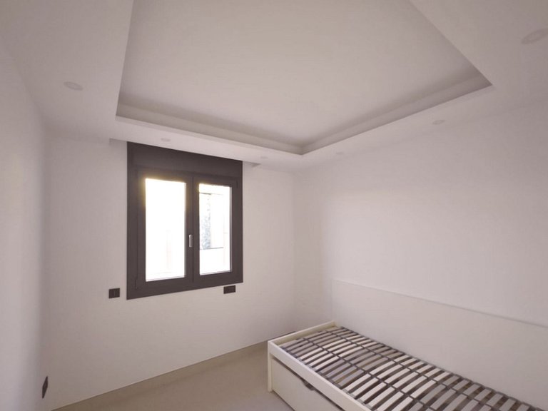 Villa for Sale in El Coto, Malaga 16