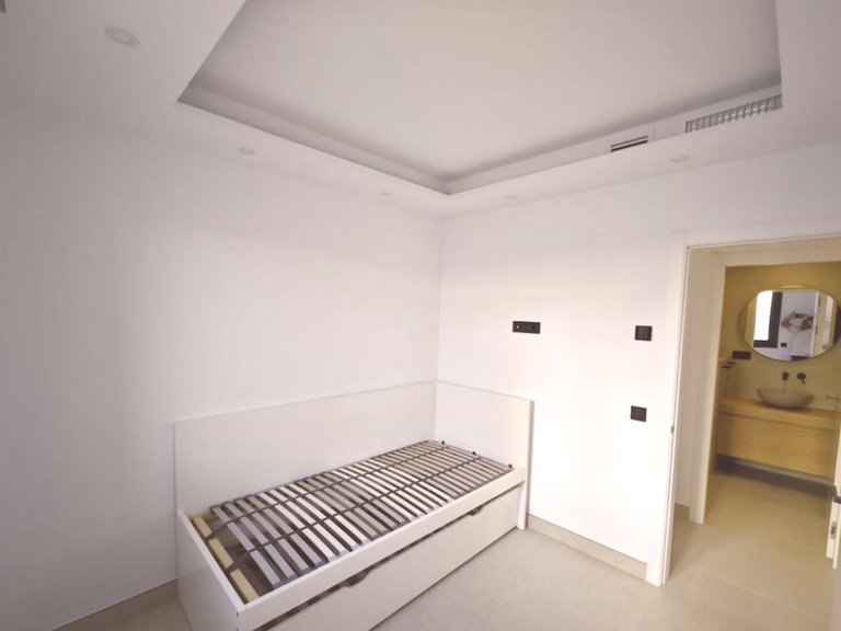 Villa for Sale in El Coto, Malaga 17