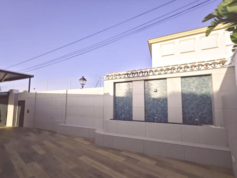 Villa for Sale in El Coto, Malaga 21