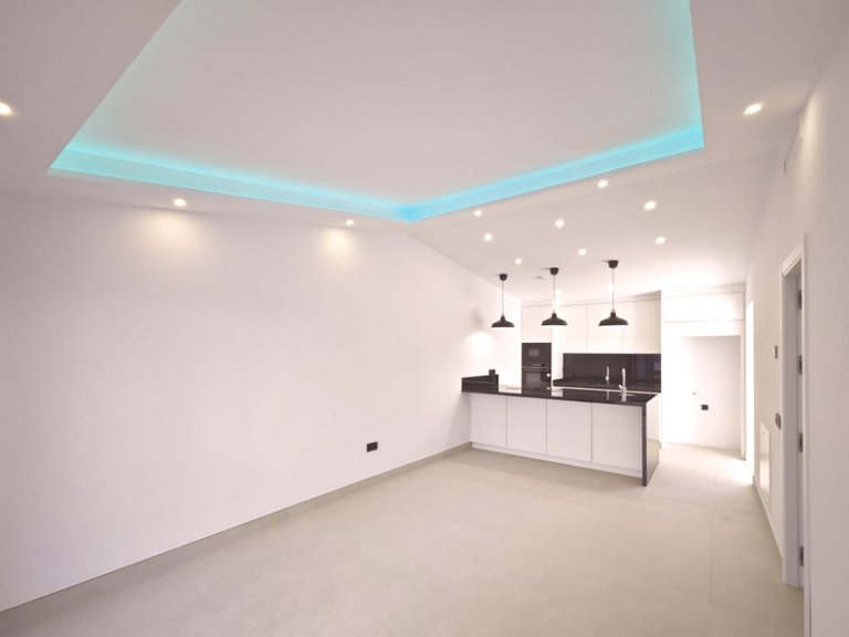 Villa for Sale in El Coto, Malaga 4