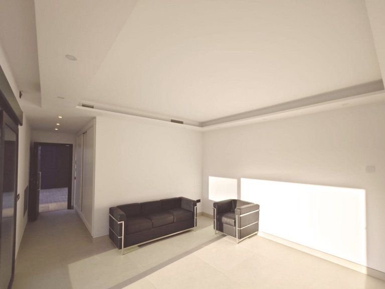 Villa for Sale in El Coto, Malaga 5