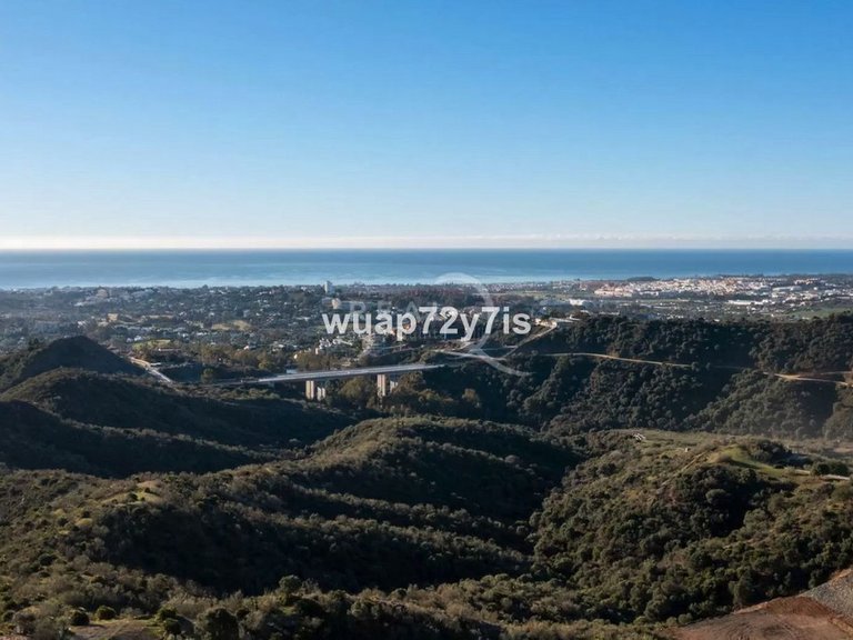Plot for Sale in La Quinta, Malaga 1