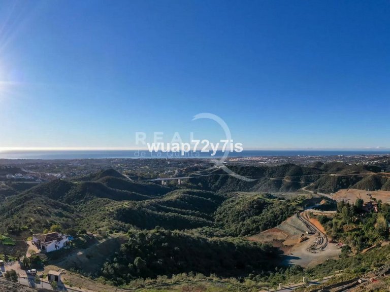 Plot for Sale in La Quinta, Malaga 2