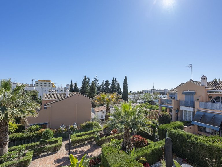 Villa for Sale in Marbella, Malaga 28
