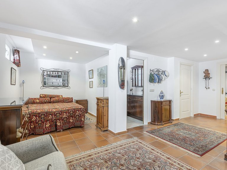 Villa for Sale in Marbella, Malaga 32