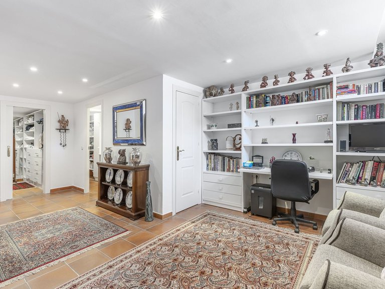 Villa for Sale in Marbella, Malaga 34
