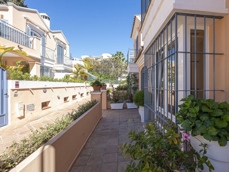 Villa for Sale in Marbella, Malaga 44