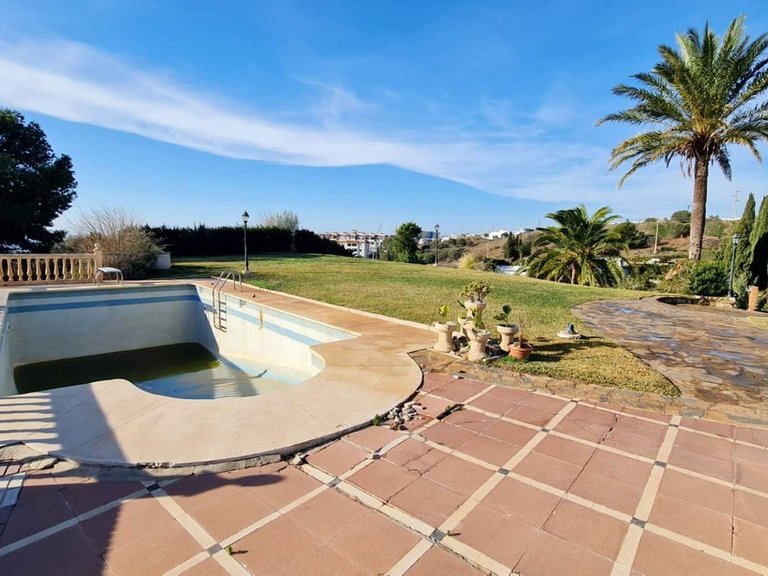 Villa for Sale in Benalmadena, Malaga 42