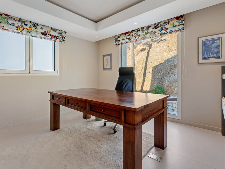 Villa for Sale in Benahavís, Malaga 42