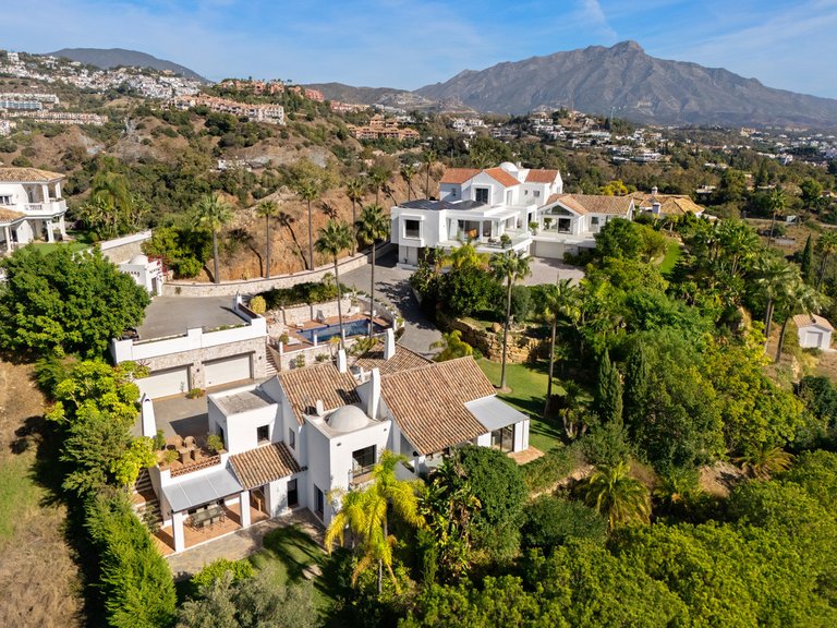 Villa for Sale in Benahavís, Malaga 56