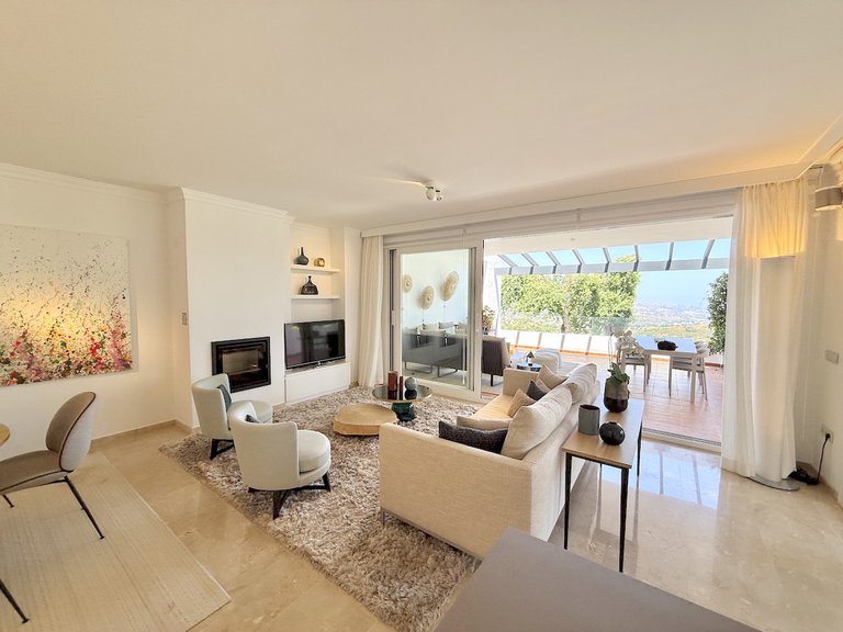 Apartment for Sale in La Mairena, Malaga 3