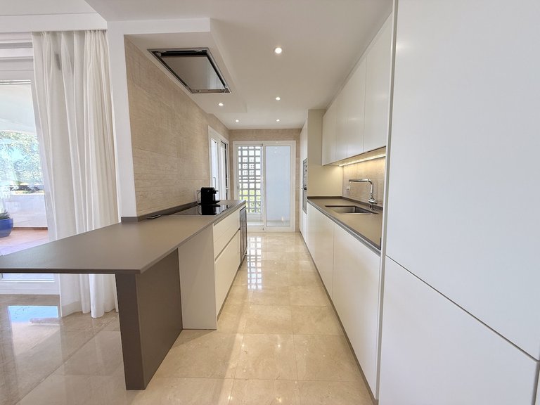 Apartment for Sale in La Mairena, Malaga 9