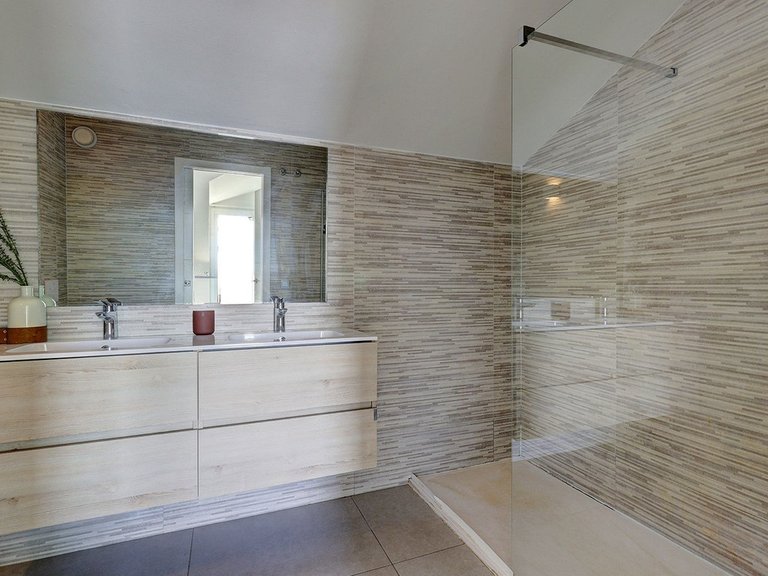 Apartment for Sale in Benalmadena, Malaga 40