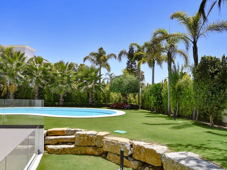 Villa for Sale in Costa del Sol The Golden Mile, Malaga 17