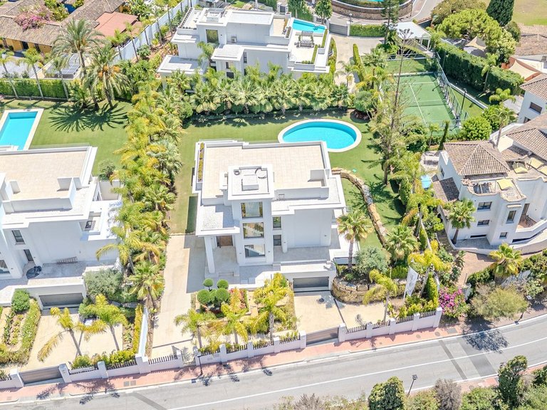 Villa for Sale in Costa del Sol The Golden Mile, Malaga 18