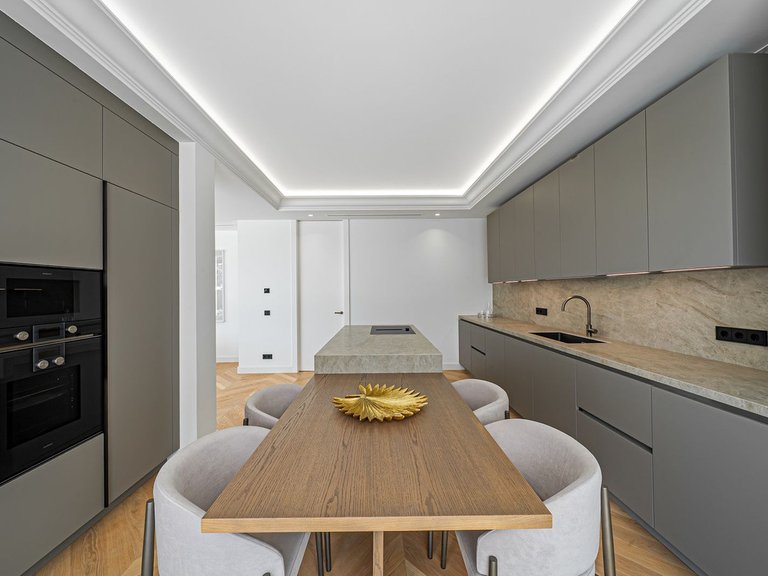 Villa for Sale in Costa del Sol The Golden Mile, Malaga 24