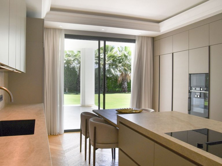 Villa for Sale in Costa del Sol The Golden Mile, Malaga 3