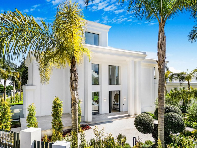 Villa for Sale in Costa del Sol The Golden Mile, Malaga 50
