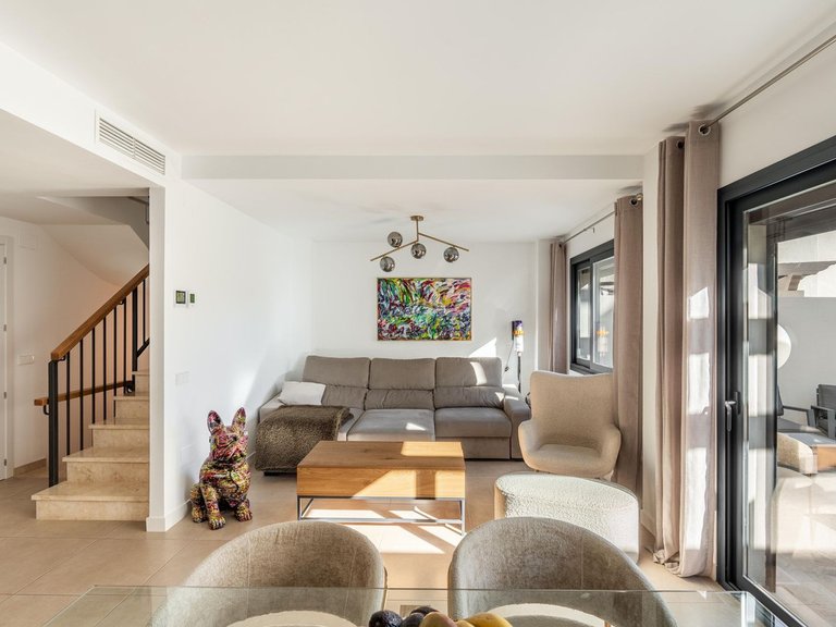 Villa for Sale in El Paraiso, Malaga 3