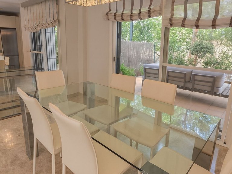Apartment for Sale in Nueva Andalucía, Malaga 18