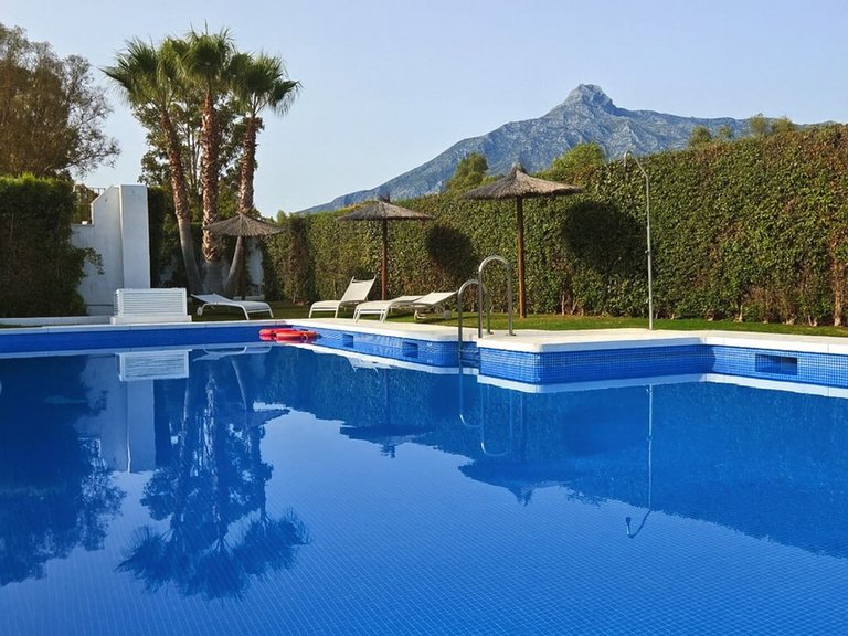 Apartment for Sale in Nueva Andalucía, Malaga 20