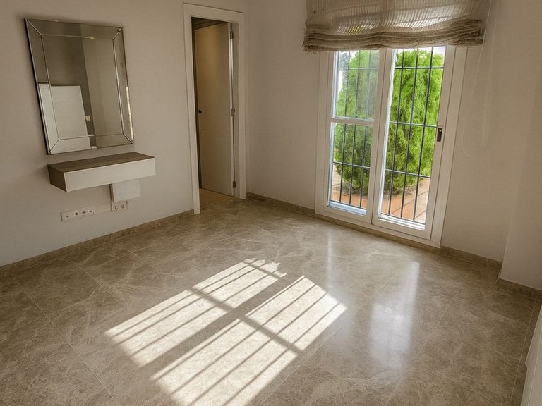 Apartment for Sale in Nueva Andalucía, Malaga 4