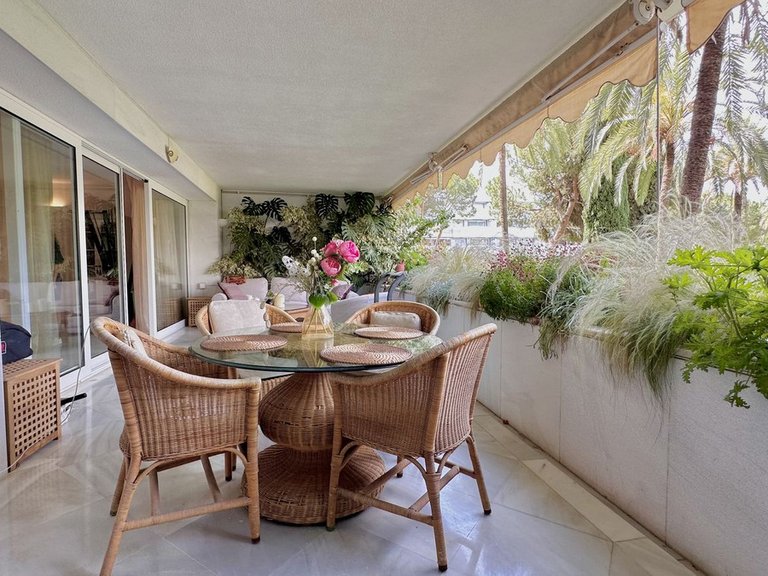 Apartment for Sale in The Golden Mile, Malaga 14