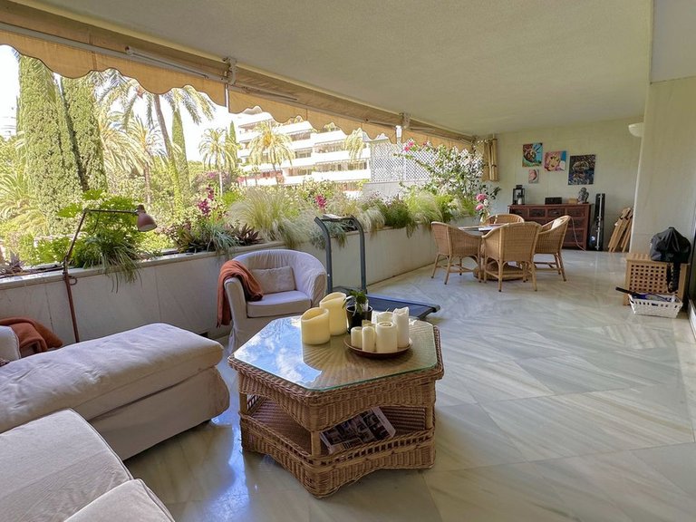 Apartment for Sale in The Golden Mile, Malaga 15