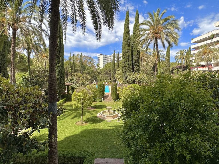 Apartment for Sale in The Golden Mile, Malaga 19