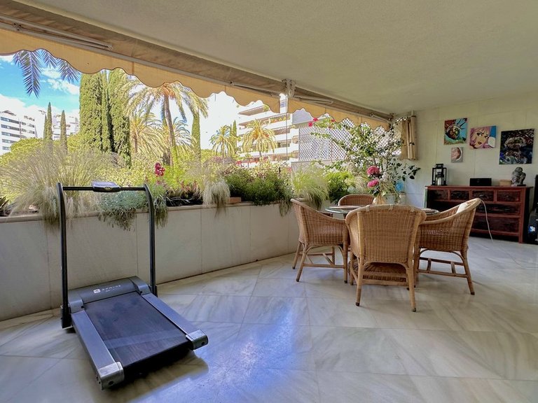 Apartment for Sale in The Golden Mile, Malaga 2