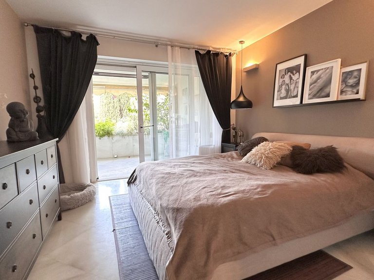 Apartment for Sale in The Golden Mile, Malaga 20