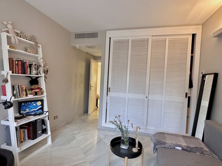 Apartment for Sale in The Golden Mile, Malaga 27