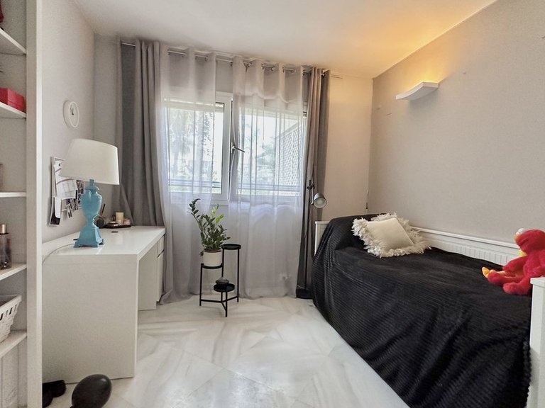 Apartment for Sale in The Golden Mile, Malaga 29