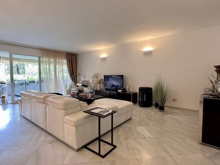 Apartment for Sale in The Golden Mile, Malaga 3